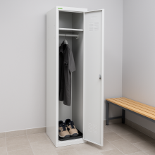 Tácka na topánky v skrini, ilustrovaná foto