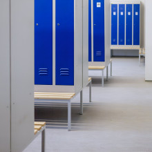 Zabudovaná lavička ku skriniam so šírkou 400 mm, BRIDGE SB LL 400